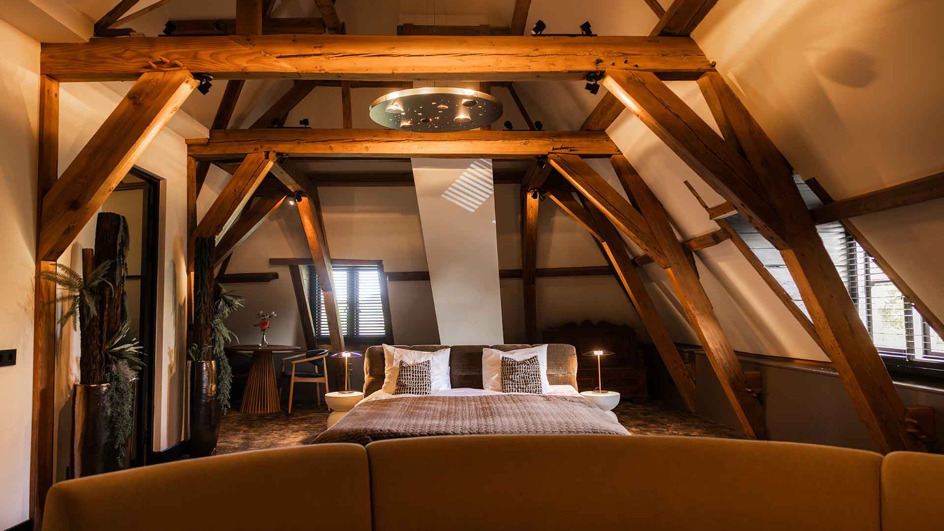 Het Wapen van Rhoon Ad Attic suite