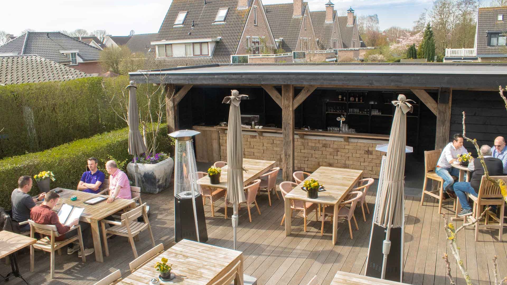 Terras in Het Wapen van Rhoon